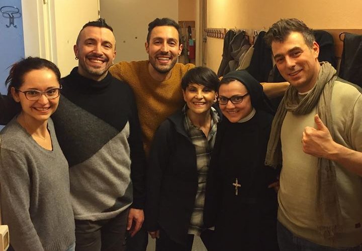 Ancora #soldout e ancora amici che ci vengono a trovare. Oggi @suorcristinascuccia ha dovuto…