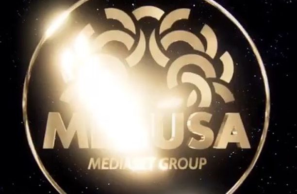 Finalmente il trailer del film “SCAPPO A CASA”, con il nostro nuovo singolo “CHIEDIMI…