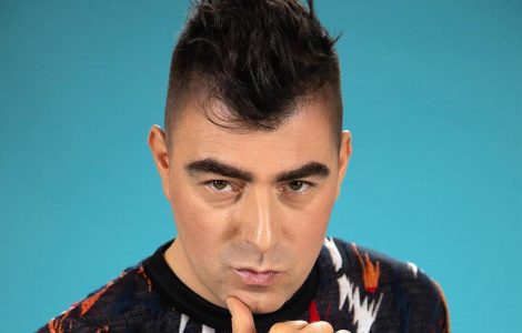 Manca pochissimo all’uscita nelle sale del film SCAPPO A CASA di Aldo Baglio! CHIEDIMI…