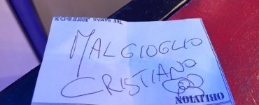 Quella massa di simpaticoni del pubblico di ieri ha votato Cristiano Malgioglio come cantante…