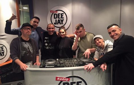 Scatto di rito a fine trasmissione! #oblivion #tour2016 Radio Deejay Dee Notte – La…