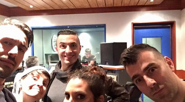 Appena arrivati in studio! Tra poco saremo in diretta su Deejay