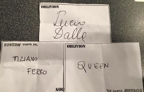Bologna terza giornata. Classifica: al primo posto, molto affollato, troviamo Lucio Dalla, Tiziano Ferro…