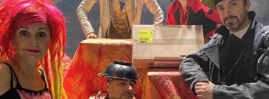 Noi siamo pronti per la prova generale, ma continuano ad esserci scatoloni ovunque! Domani&hellip;